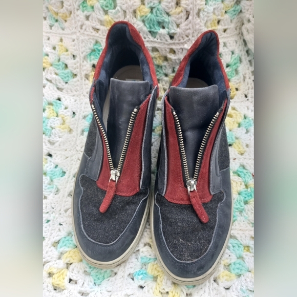 Earth Women's Zane Navy/Red Leather Sneakers Size 10 B US - Picture 3 of 15